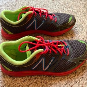 Women’s New Balance tennis shoes